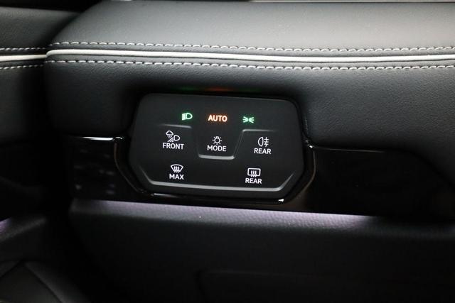 Volkswagen ID.7 Kombi Pro 210 kW Tourer Black, AHK, HuD, IQ.Light, IQ.Drive, AreaView, Side, Winter, 19-Zoll 