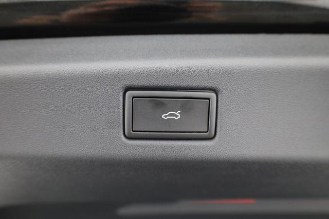 Volkswagen ID.7 Kombi Pro 210 kW Tourer Black, AHK, HuD, IQ.Light, IQ.Drive, AreaView, Side, Winter, 19-Zoll 