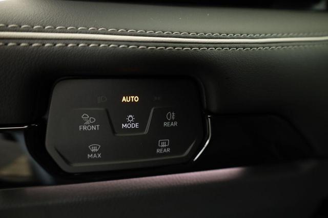 Volkswagen ID.7 Kombi Pro 210 kW Tourer Black, AHK, HuD, IQ.Light, IQ.Drive, AreaView, Side, Winter, 19-Zoll 