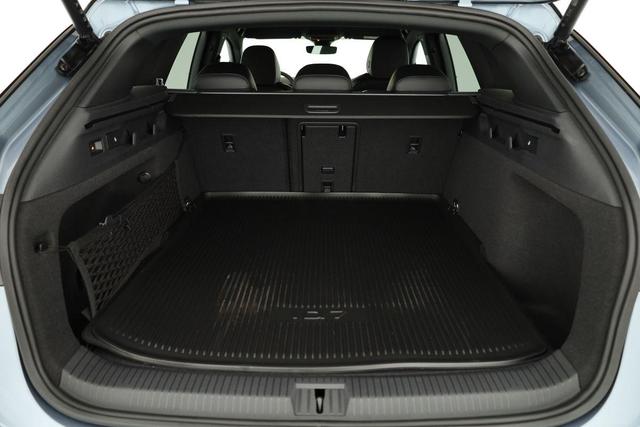 Volkswagen ID.7 Kombi Pro 210 kW Tourer Black, AHK, HuD, IQ.Light, IQ.Drive, AreaView, Side, Winter, 19-Zoll 