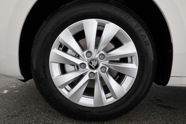 Skoda Octavia Combi 2.0 TDI 110 kW Selection DSG Selection, Navi, AHK, el. Klappe, 5-J Garantie 