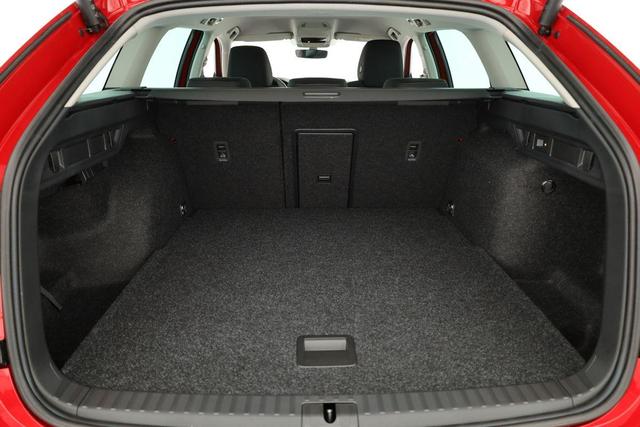 Skoda Octavia Combi 2.0 TDI 110 kW Selection DSG Selection, Navi, AHK, el. Klappe, 5-J Garantie 