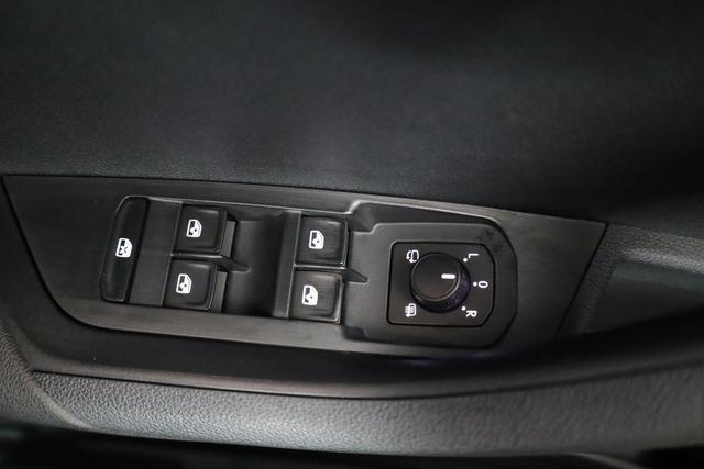 Skoda Karoq Selection 1.5 TSI DSG Selection, AHK, LED, Kamera, Winter, Ladeboden, 4 J.-Garantie 