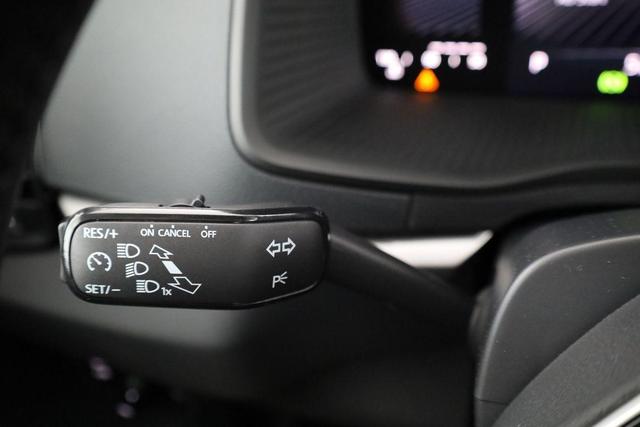 Skoda Karoq Selection 1.5 TSI DSG Selection, AHK, LED, Kamera, Winter, Ladeboden, 4 J.-Garantie 