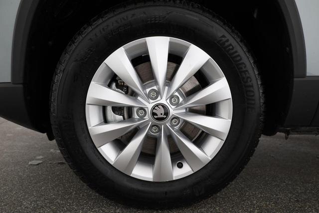 Skoda Karoq Selection 1.5 TSI DSG Selection, AHK, LED, Kamera, Winter, Ladeboden, 4 J.-Garantie 