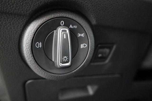 Volkswagen Multivan 6.1 Trendline FWD T6.1 2.0 TDI Trendline, AHK, Navi, FS-heizbar, Standheizung 