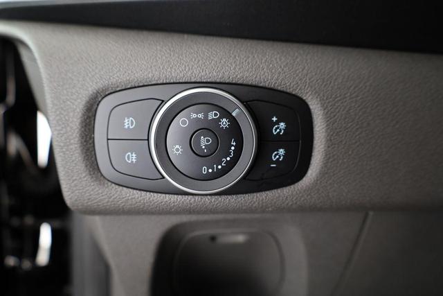 Ford Tourneo Custom 320 L1 Titanium X 2.0, 8-Sitzer, AHK, Navi, Leder, FS-beheizbar, Standheizung 