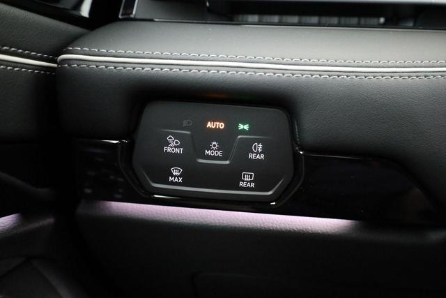 Volkswagen ID.7 Kombi Pro 210 kW Tourer Black, AHK, HuD, IQ.Light, IQ.Drive, AreaView, Side, Winter, 19-Zoll 