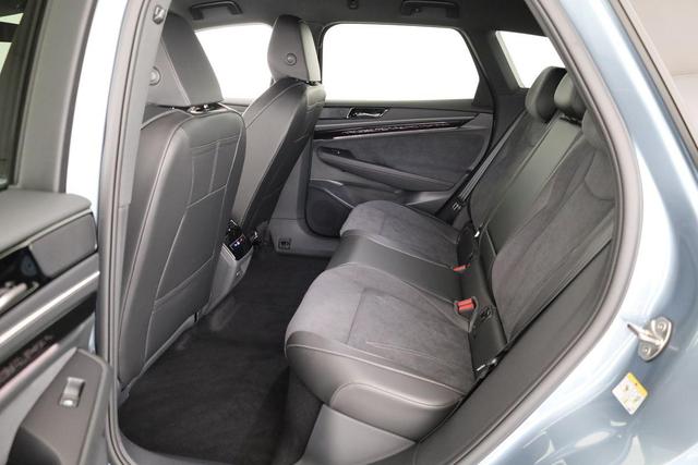 Volkswagen ID.7 Kombi Pro 210 kW Tourer Black, AHK, HuD, IQ.Light, IQ.Drive, AreaView, Side, Winter, 19-Zoll 