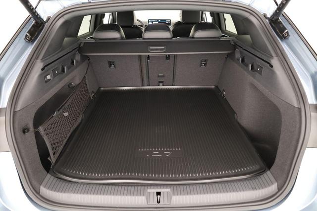 Volkswagen ID.7 Kombi Pro 210 kW Tourer Black, AHK, HuD, IQ.Light, IQ.Drive, AreaView, Side, Winter, 19-Zoll 
