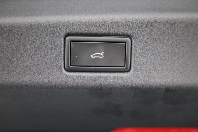 Volkswagen ID.7 Kombi Pro 210 kW Tourer Black, AHK, HuD, IQ.Light, IQ.Drive, AreaView, Side, Winter, 19-Zoll 