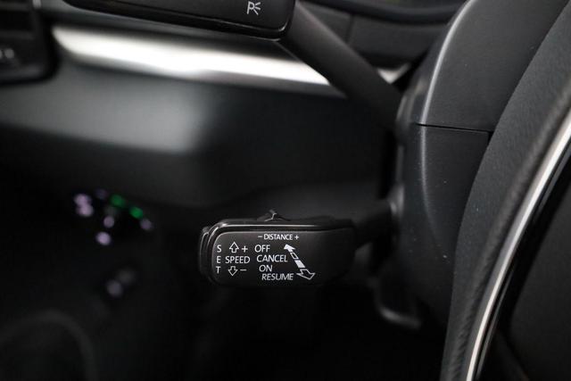 Skoda Karoq Selection 2.0 TDI DSG 4x4 Selection, AHK, Navi, LED, Kamera, Winter, el. Klappe, 4 J.-Garantie 