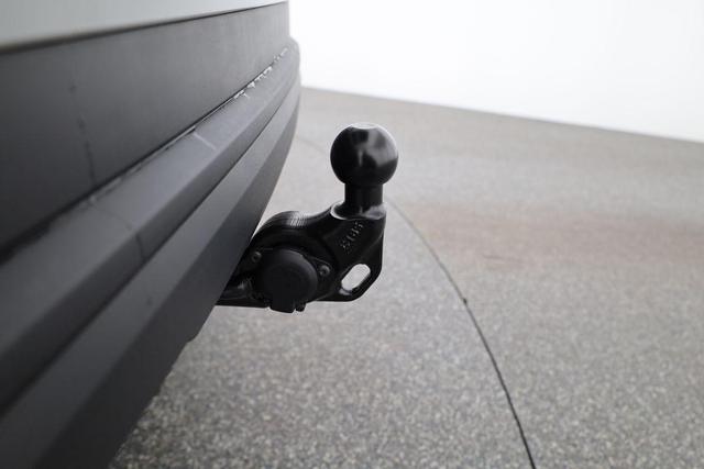Skoda Karoq Selection 2.0 TDI DSG 4x4 Selection, AHK, Navi, LED, Kamera, Winter, el. Klappe, 4 J.-Garantie 