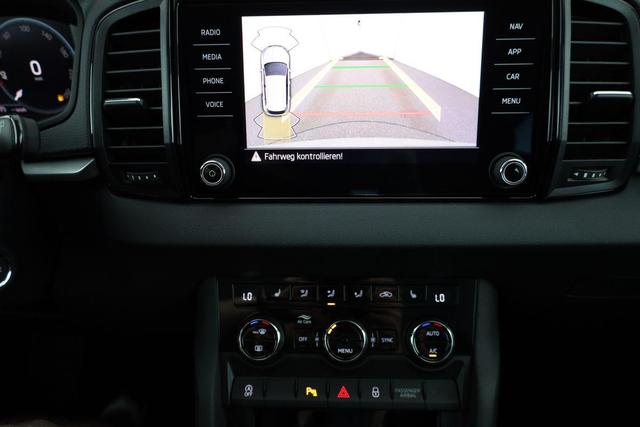 Skoda Karoq Selection 4x4 2.0 TDI DSG Selection, AHK, Navi, LED, Kamera, Winter, el. Klappe, 4 J.-Garantie 