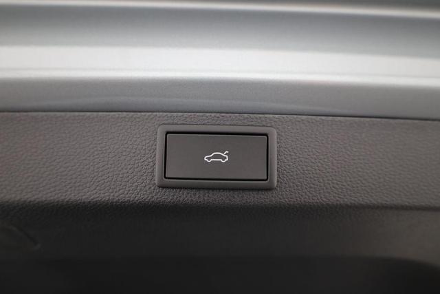 Skoda Karoq Selection 4x4 2.0 TDI DSG Selection, AHK, Navi, LED, Kamera, Winter, el. Klappe, 4 J.-Garantie 