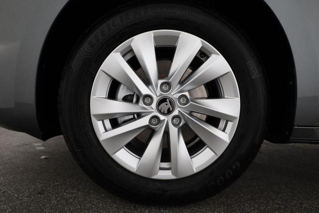 Skoda Octavia Combi 2.0 TDI 110 kW Selection DSG Selection, Navi, AHK, el. Klappe, 5-J Garantie 