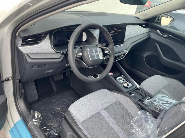 Lagerfahrzeug Skoda Octavia Combi - 2.0 TDI 110 kW Selection DSG Selection, Navi, Pano, AHK, Teilleder, 5-J Garantie