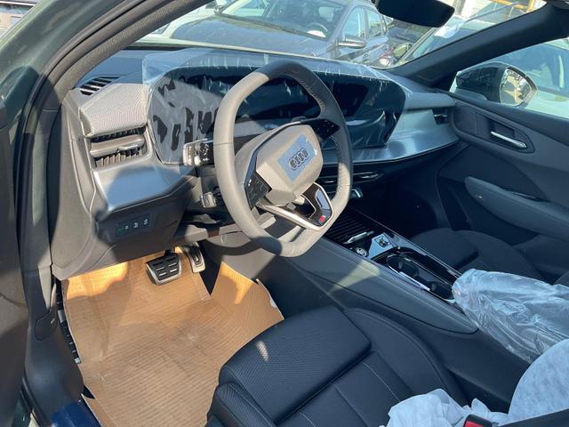 Audi Q3 Sportback - TFSI quattro 150 kW S-LINE, AHK, Navi, AreaView, Side, Sound, Winter, 19-Zoll