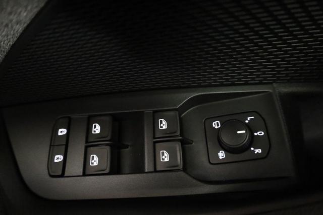 Skoda Octavia Combi 2.0 TDI 110 kW Selection DSG Selection, Navi, Pano, AHK, Teilleder, 5-J Garantie 
