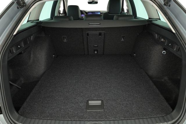 Skoda Octavia Combi 2.0 TDI 110 kW Selection DSG Selection, Navi, Pano, AHK, Teilleder, 5-J Garantie 
