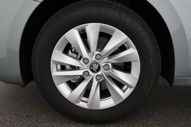 Skoda Octavia Combi 2.0 TDI 110 kW Selection DSG Selection, Navi, Pano, AHK, Teilleder, 5-J Garantie 