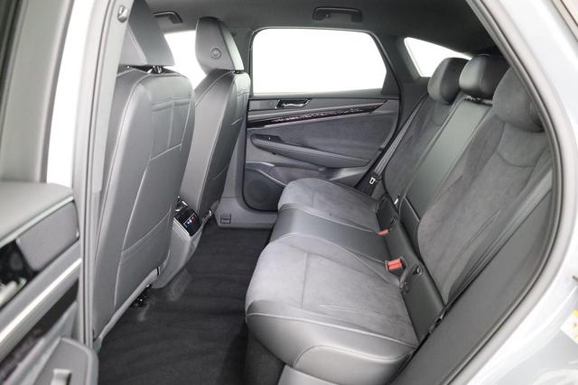 Volkswagen ID.7 Limousine Pro 210 kW Black, HuD, IQ.Light, IQ.Drive, AreaView, Side, Winter, 20-Zoll 