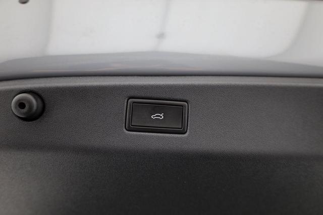 Volkswagen ID.7 Limousine Pro 210 kW Black, HuD, IQ.Light, IQ.Drive, AreaView, Side, Winter, 20-Zoll 