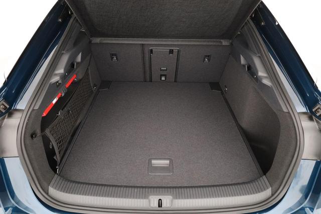 Volkswagen ID.7 Limousine Pro 210 kW Black, AHK, HuD, IQ.Light, IQ.Drive, AreaView, Side, Winter, 20-Zoll 