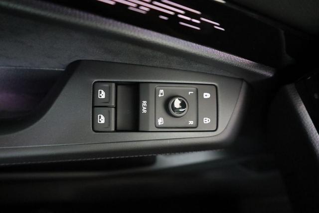 Volkswagen ID.7 Limousine Pro 210 kW Black, HuD, IQ.Light, IQ.Drive, AreaView, Side, Winter, 20-Zoll 