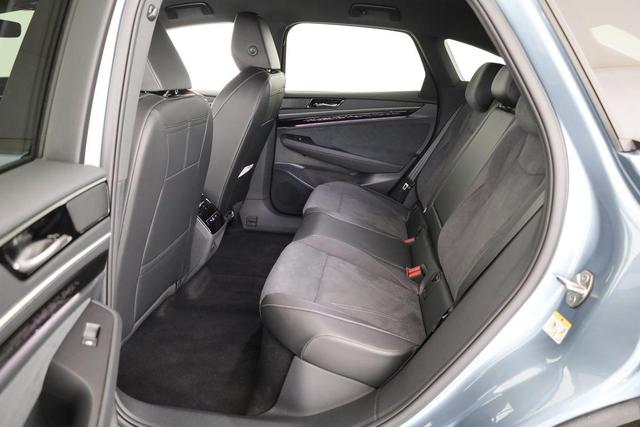 Volkswagen ID.7 Limousine Pro 210 kW Black, HuD, IQ.Light, IQ.Drive, AreaView, Side, Winter, 20-Zoll 