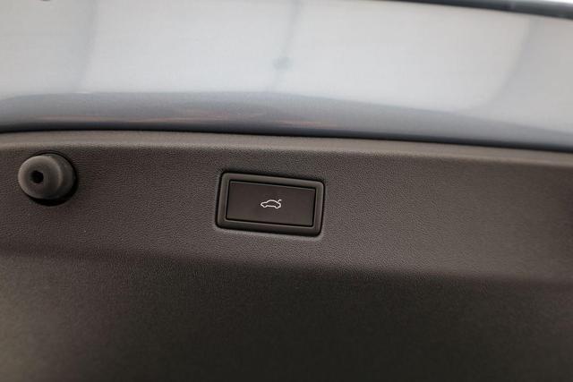 Volkswagen ID.7 Limousine Pro 210 kW Black, HuD, IQ.Light, IQ.Drive, AreaView, Side, Winter, 20-Zoll 