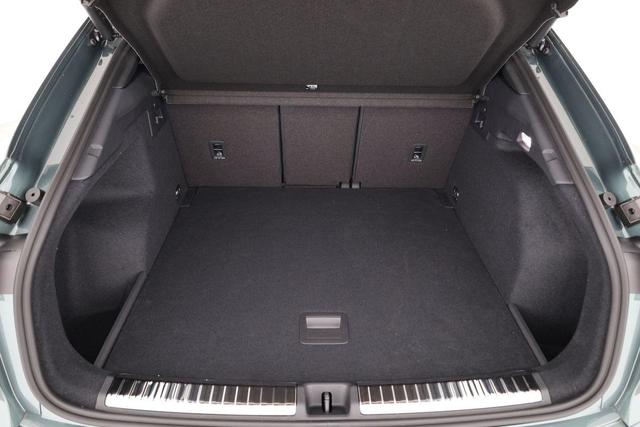 Audi Q3 Sportback TFSI quattro 150 kW S-LINE, AHK, Navi, AreaView, Side, Sound, Winter, 19-Zoll 