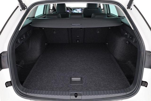 Skoda Octavia Combi 2.0 TDI 110 kW Selection DSG Selection, Navi, Pano, AHK, Teilleder, 5-J Garantie 