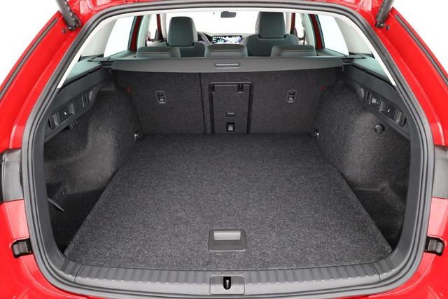 Skoda Octavia Combi 2.0 TDI 110 kW Selection DSG Selection, Navi, Pano, AHK, Teilleder, 5-J Garantie 