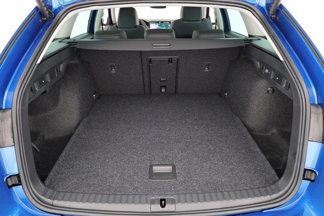 Skoda Octavia Combi 2.0 TDI 110 kW Selection DSG Selection, Navi, Pano, AHK, Teilleder, 5-J Garantie 