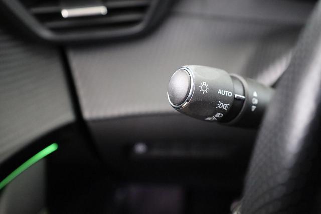 Peugeot 208 GT 1.2 GT, LED, Navi, Kamera, AppConnect, 17-Zoll 