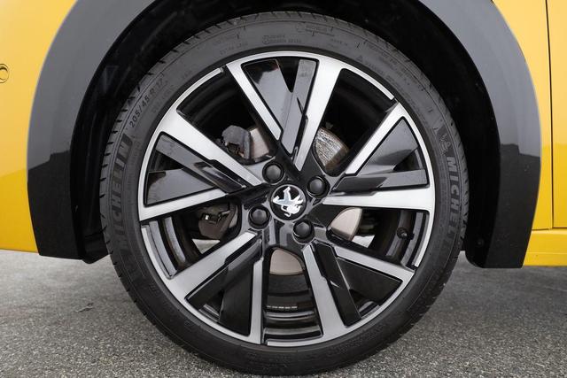 Peugeot 208 GT 1.2 GT, LED, Navi, Kamera, AppConnect, 17-Zoll 