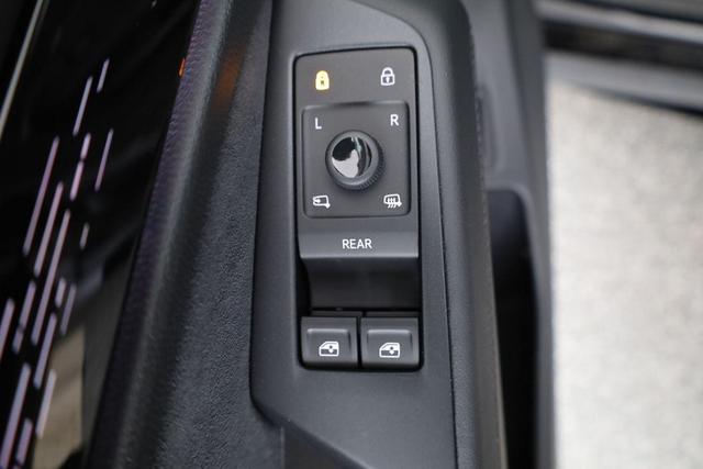 Volkswagen ID.7 Limousine Pro 210 kW Black, AHK, HuD, IQ.Light, IQ.Drive, AreaView, Side, Winter, 20-Zoll 