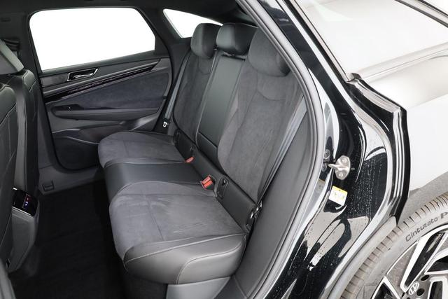 Volkswagen ID.7 Limousine Pro 210 kW Black, AHK, HuD, IQ.Light, IQ.Drive, AreaView, Side, Winter, 20-Zoll 