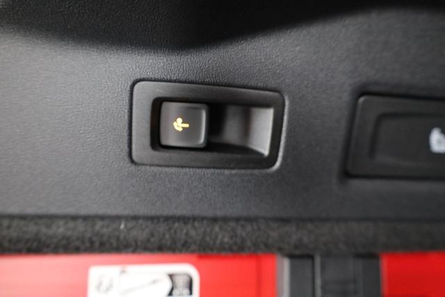 Volkswagen ID.7 Limousine Pro 210 kW Black, AHK, HuD, IQ.Light, IQ.Drive, AreaView, Side, Winter, 20-Zoll 
