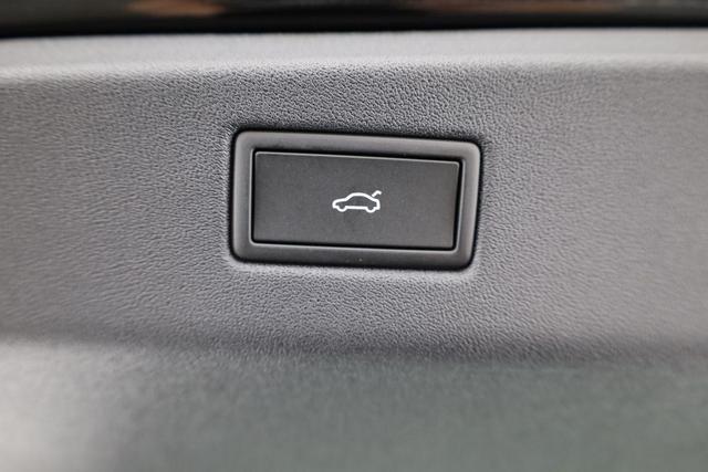 Volkswagen ID.7 Limousine Pro 210 kW Black, AHK, HuD, IQ.Light, IQ.Drive, AreaView, Side, Winter, 20-Zoll 