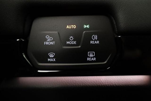 Volkswagen ID.7 Limousine Pro 210 kW Black, AHK, HuD, IQ.Light, IQ.Drive, AreaView, Side, Winter, 19-Zoll 