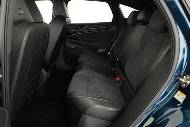 Volkswagen ID.7 Limousine Pro 210 kW Black, AHK, HuD, IQ.Light, IQ.Drive, AreaView, Side, Winter, 19-Zoll 