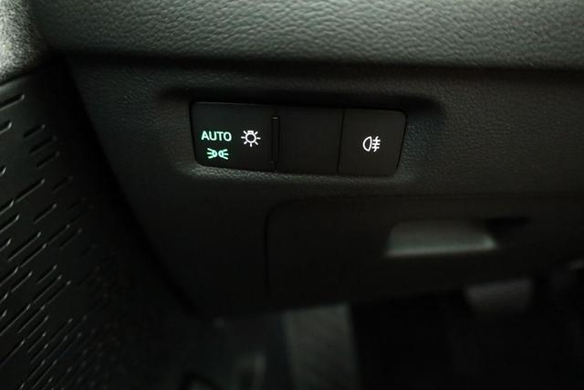 Skoda Octavia Combi 2.0 TDI 110 kW Selection DSG Selection, Navi, Pano, AHK, Teilleder, 5-J Garantie 