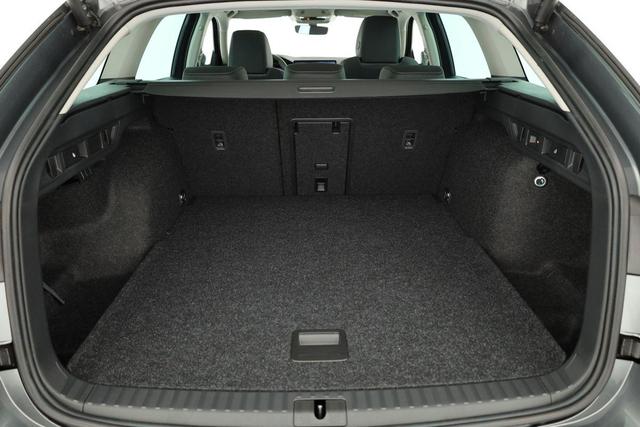 Skoda Octavia Combi 2.0 TDI 110 kW Selection DSG Selection, Navi, Pano, AHK, Teilleder, 5-J Garantie 