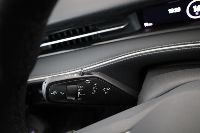 Volkswagen ID.7 Kombi Pro 210 kW Tourer Black, HuD, IQ.Light, IQ.Drive, AreaView, Side, Winter, 20-Zoll 