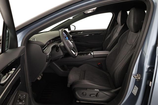 Volkswagen ID.7 Kombi Pro 210 kW Tourer Black, HuD, IQ.Light, IQ.Drive, AreaView, Side, Winter, 20-Zoll 