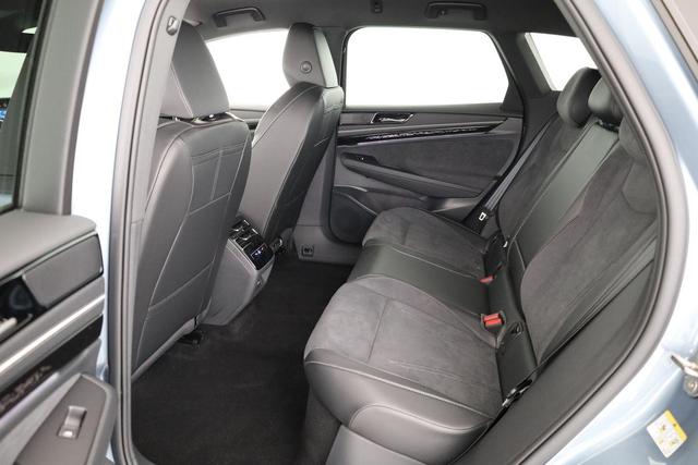 Volkswagen ID.7 Kombi Pro 210 kW Tourer Black, HuD, IQ.Light, IQ.Drive, AreaView, Side, Winter, 20-Zoll 