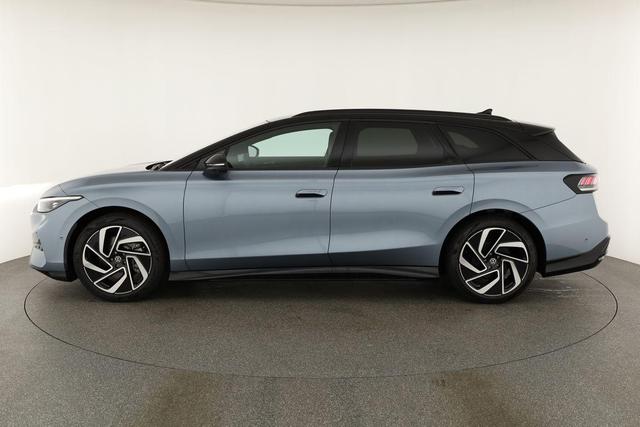 Volkswagen ID.7 Kombi Pro 210 kW Tourer Black, HuD, IQ.Light, IQ.Drive, AreaView, Side, Winter, 20-Zoll 