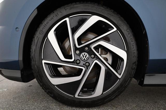Volkswagen ID.7 Kombi Pro 210 kW Tourer Black, AHK, HuD, IQ.Light, IQ.Drive, AreaView, Side, Winter, 20-Zoll 